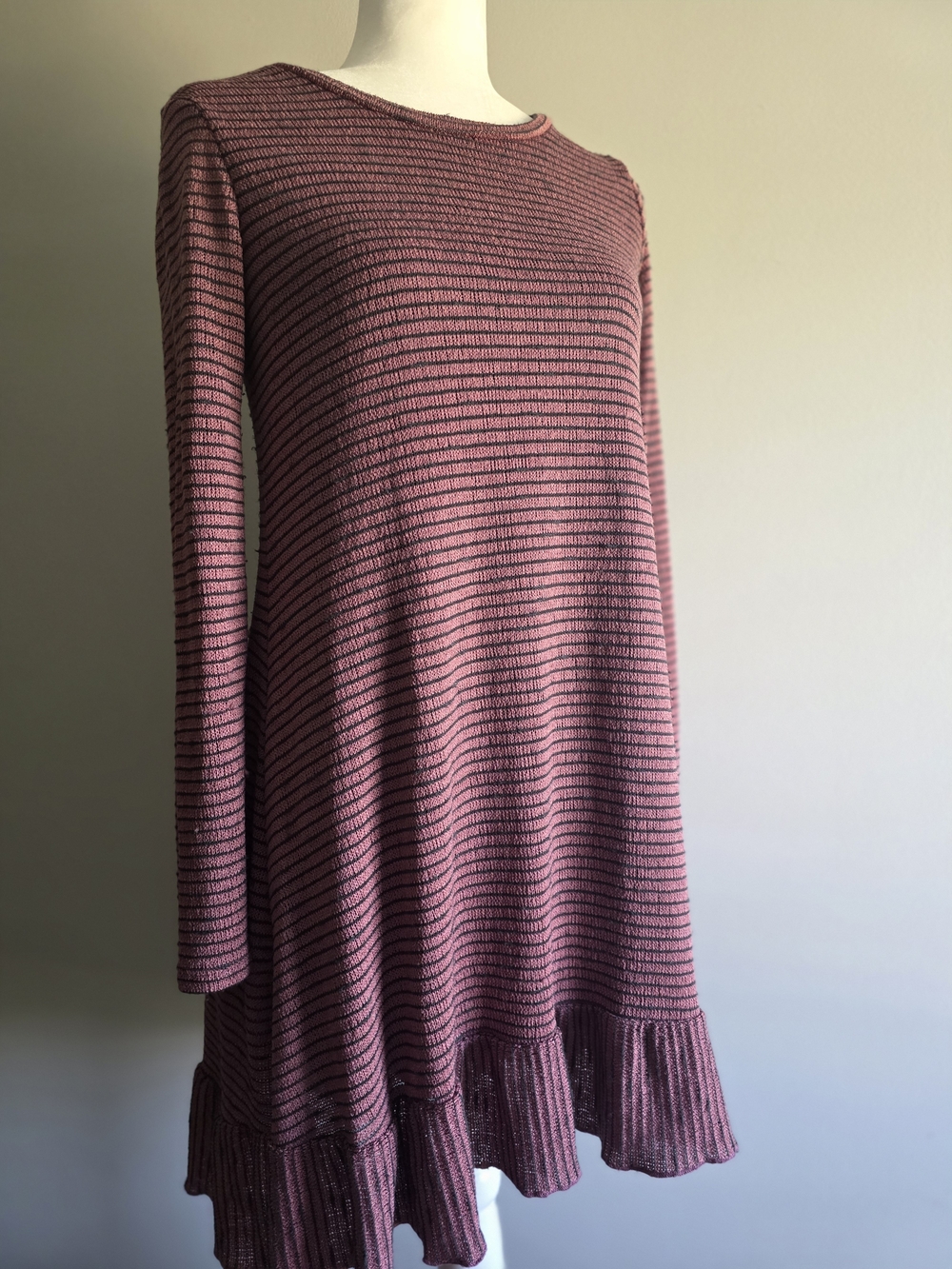 Chris & Carol Women’s Large Pink Black Striped Knit Ruffle Hem Tunic Top
